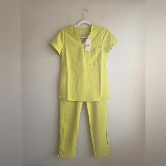 NWT FIGS Moss Green Scrub Set • Catarina Top • Petite High Waisted Yola Pants • - Picture 4 of 16